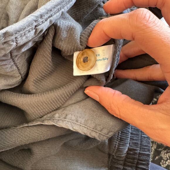 Marine Layer Men's Saturday Corduroy Short in Faded Black Size Medium - Picture 4 of 6